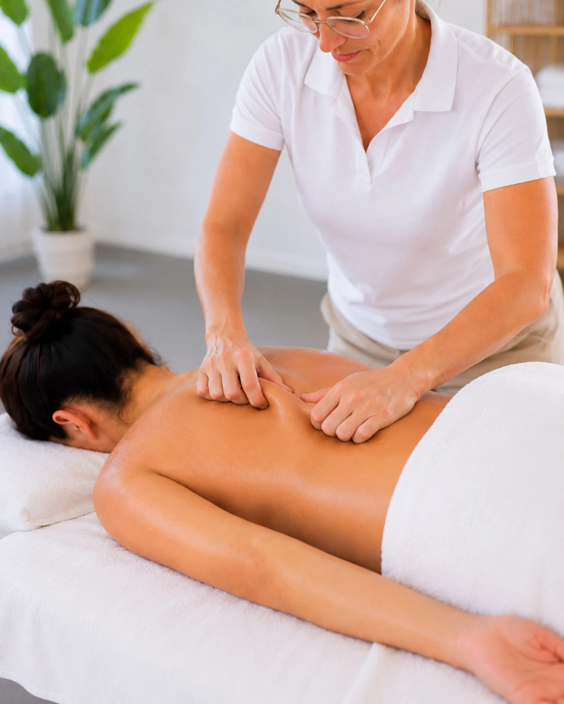 Bindegewebsmassage im Massage Zentrum Schwyz in Brunnen